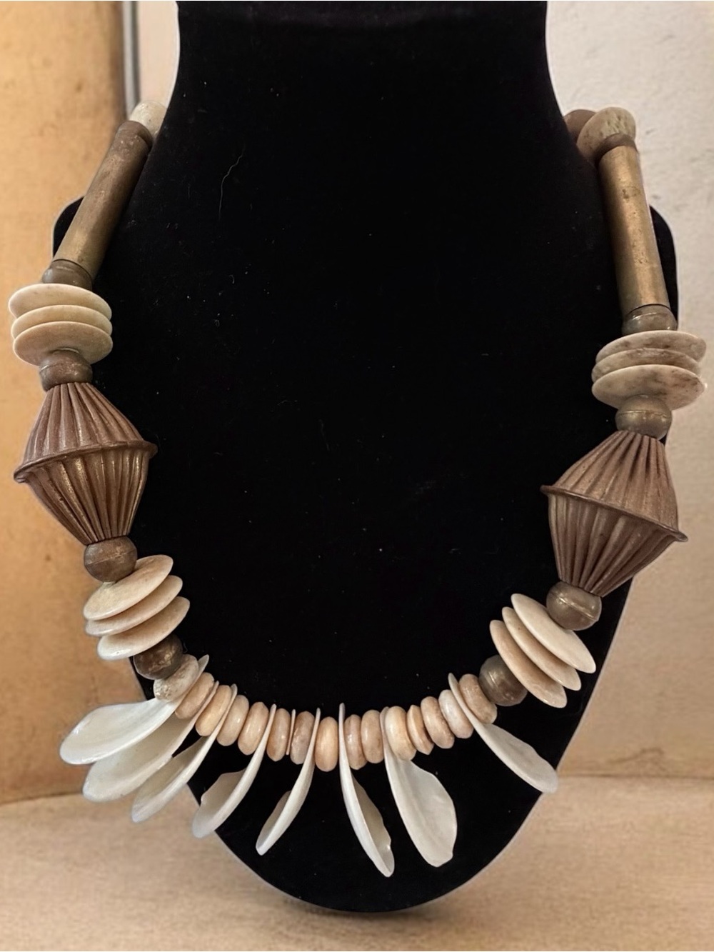 Women’s Natural Shell and Wood bras Statement Necklace